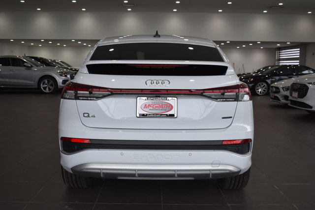 Used 2023 Audi Q4 e-tron Prestige image 9