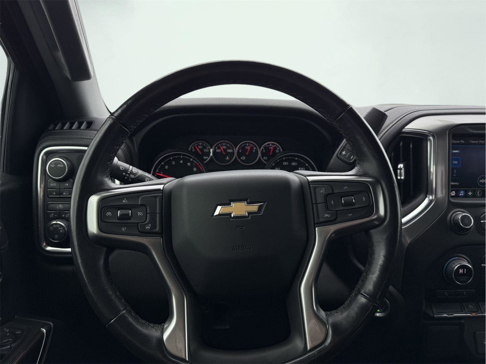 Used 2021 Chevrolet Silverado 1500 LT image 12