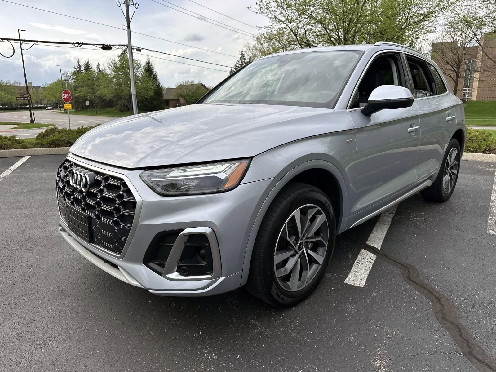 Used 2023 Audi Q5 2.0T Premium Plus w/ Premium Plus Package AWD/4WD image 1