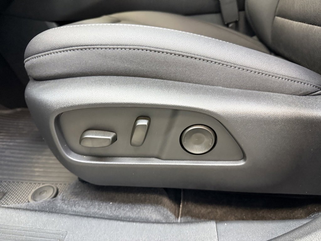 New 2026 Chevrolet Equinox LT w/ Convenience Package II image 25