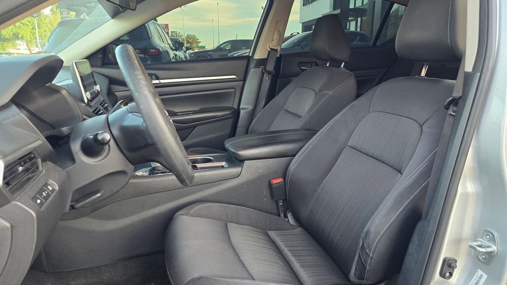 Used 2022 Nissan Altima 2.5 SV FWD image 10