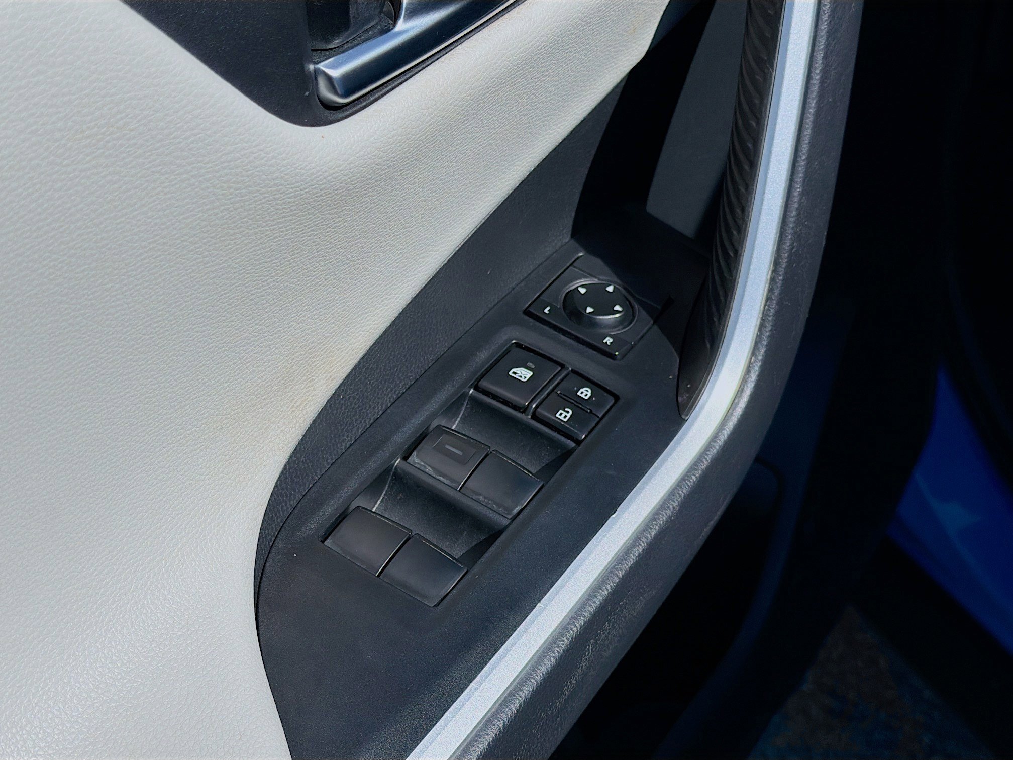 Used 2019 Toyota RAV4 Adventure w/ Cold Weather Package image 23