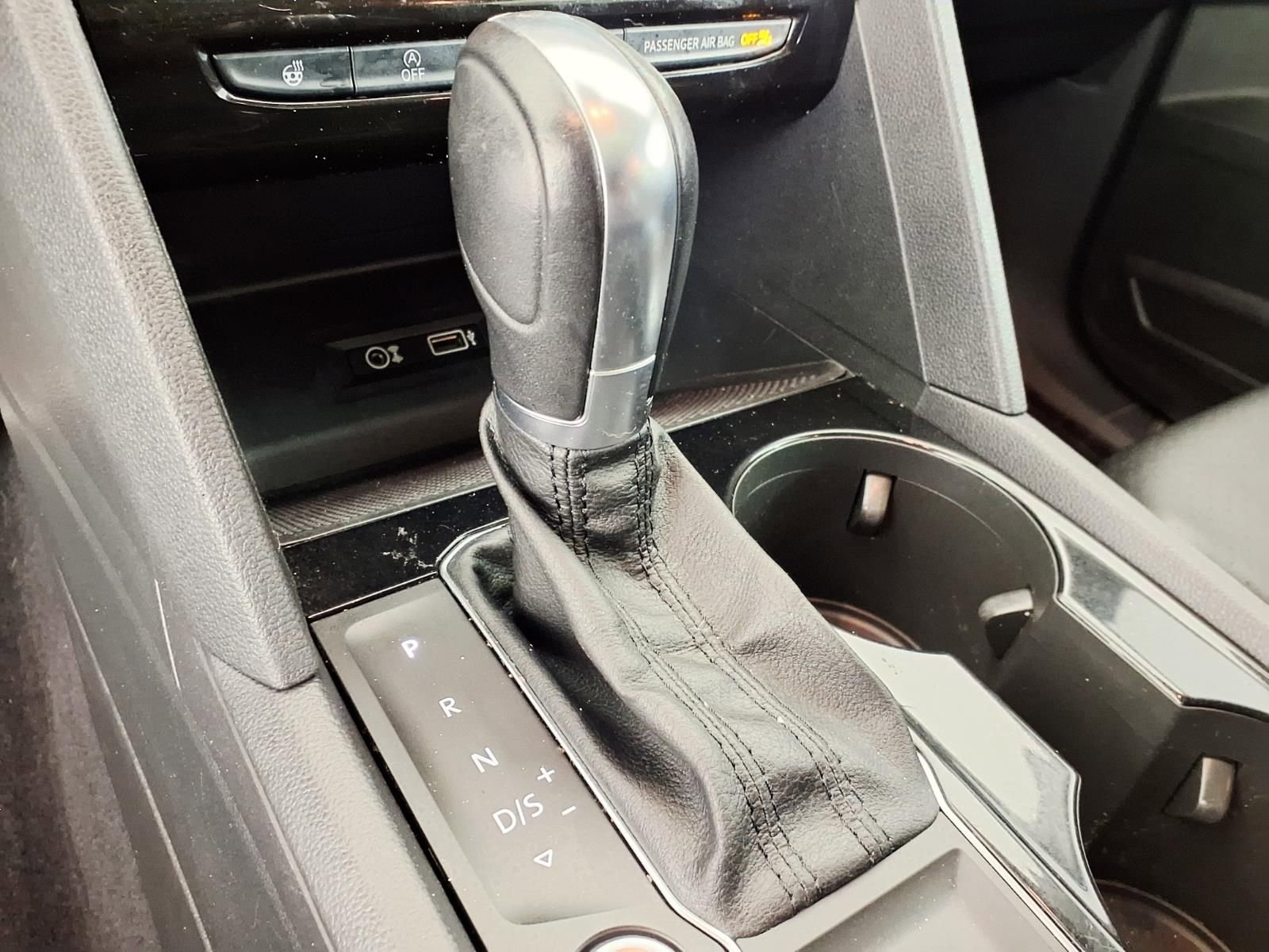 Used 2019 Volkswagen Atlas SEL R-Line FWD image 19