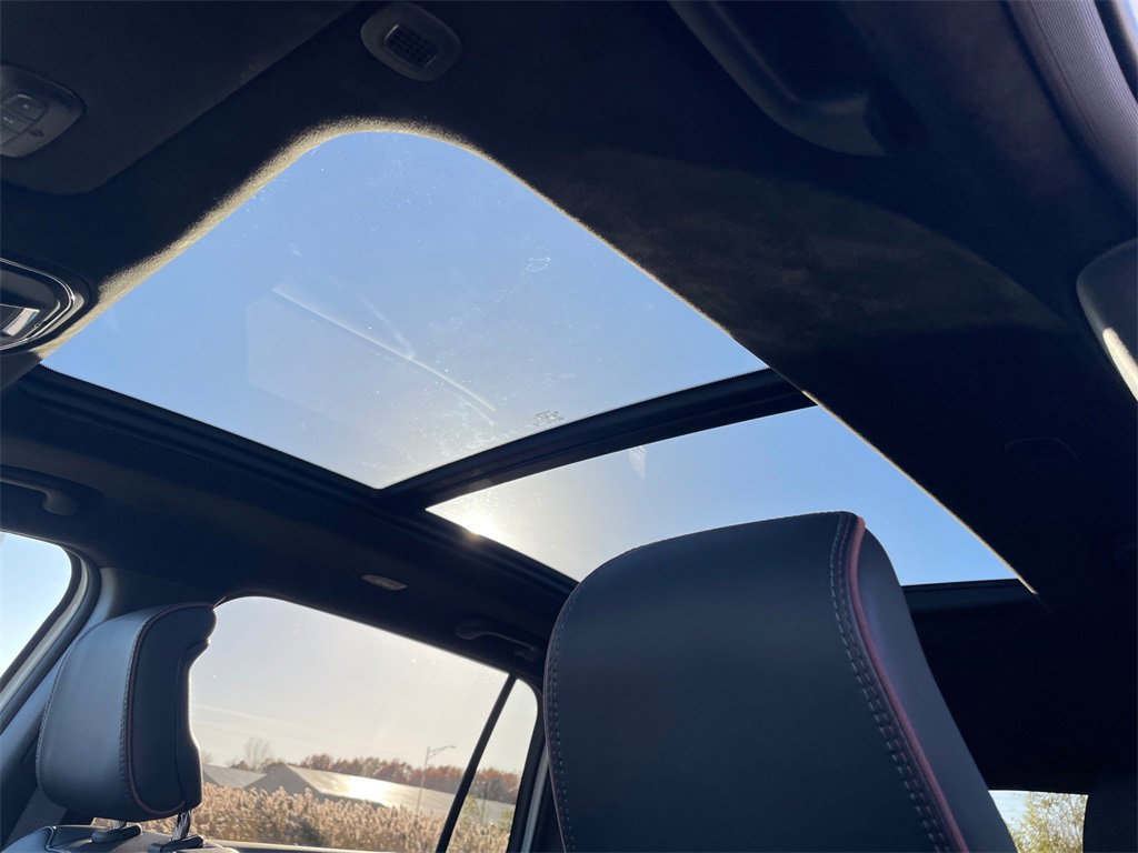 Used 2025 Jeep Wagoneer Launch Edition w/ Trailer Tow Group image 5