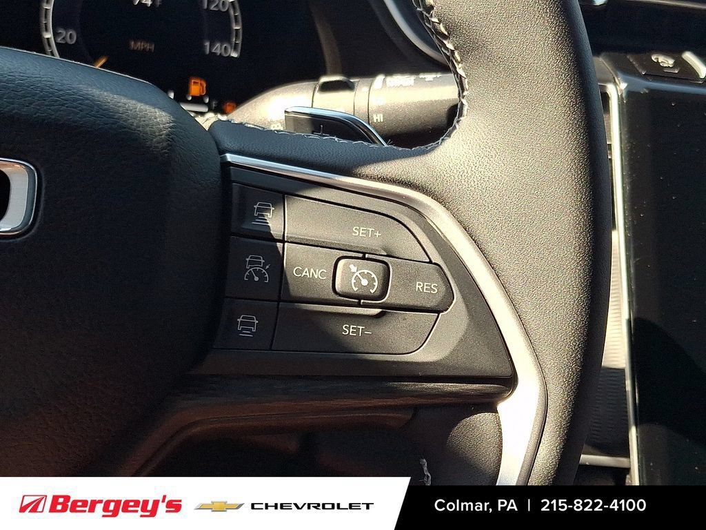 Used 2024 Jeep Grand Cherokee Altitude AWD/4WD image 24