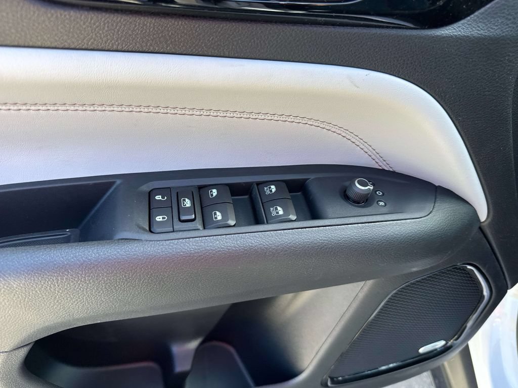 New 2026 Jeep Compass Limited w/ Sun, Sound & Navigation Group AWD/4WD image 17