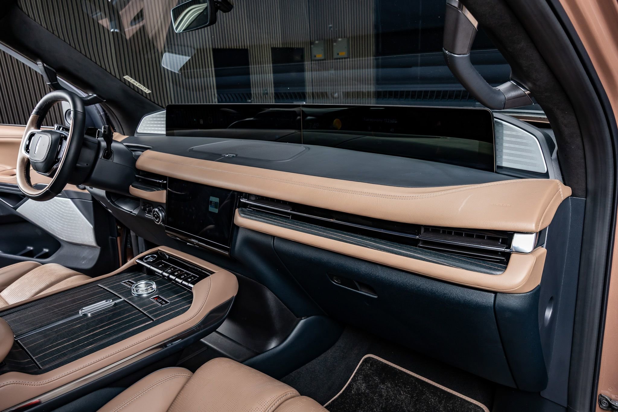 Used 2025 Lincoln Navigator Black Label image 19