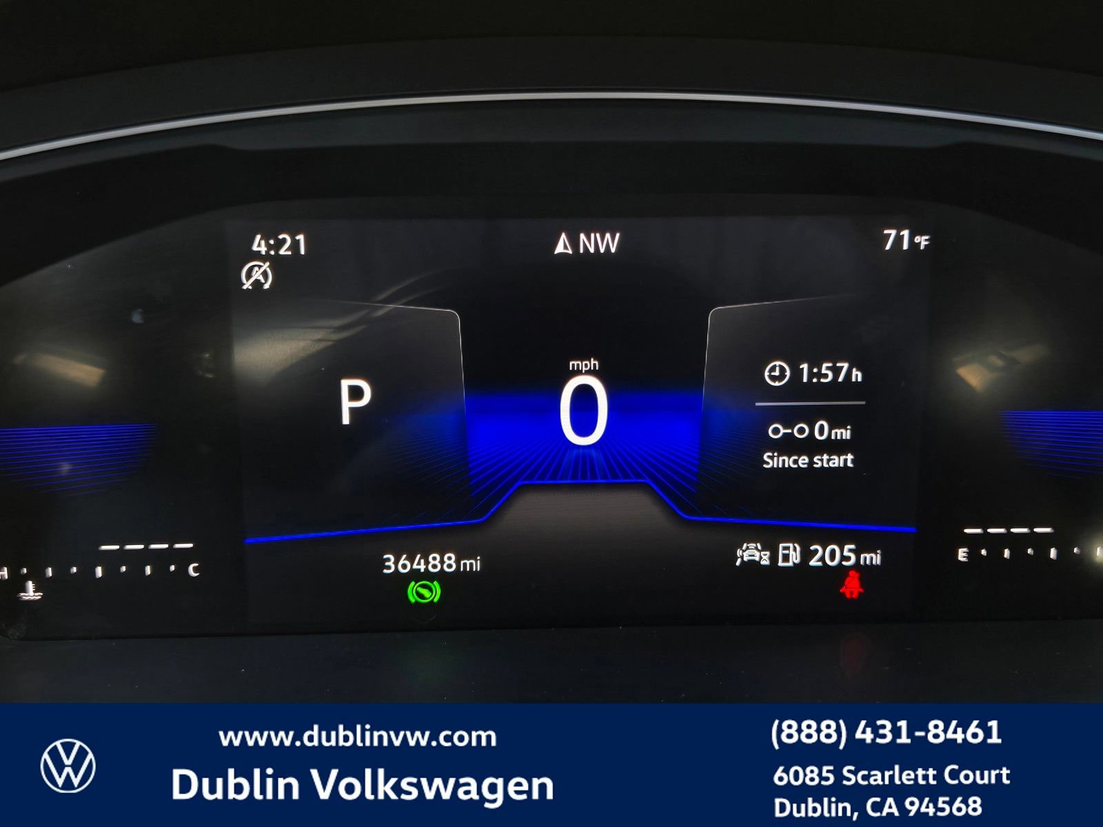 Certified 2023 Volkswagen Tiguan SE w/ Panoramic Sunroof Package FWD image 23