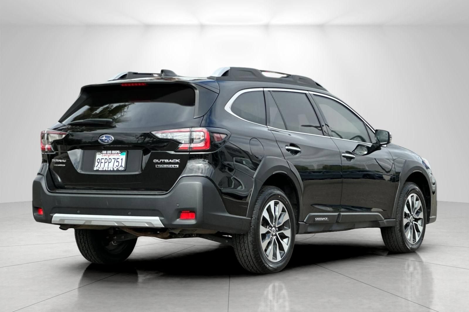 Used 2023 Subaru Outback Touring XT AWD/4WD image 3