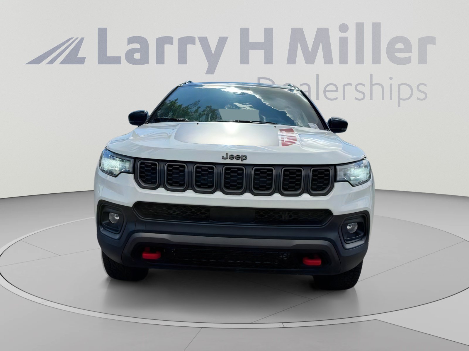 Used 2025 Jeep Compass Trailhawk AWD/4WD image 9