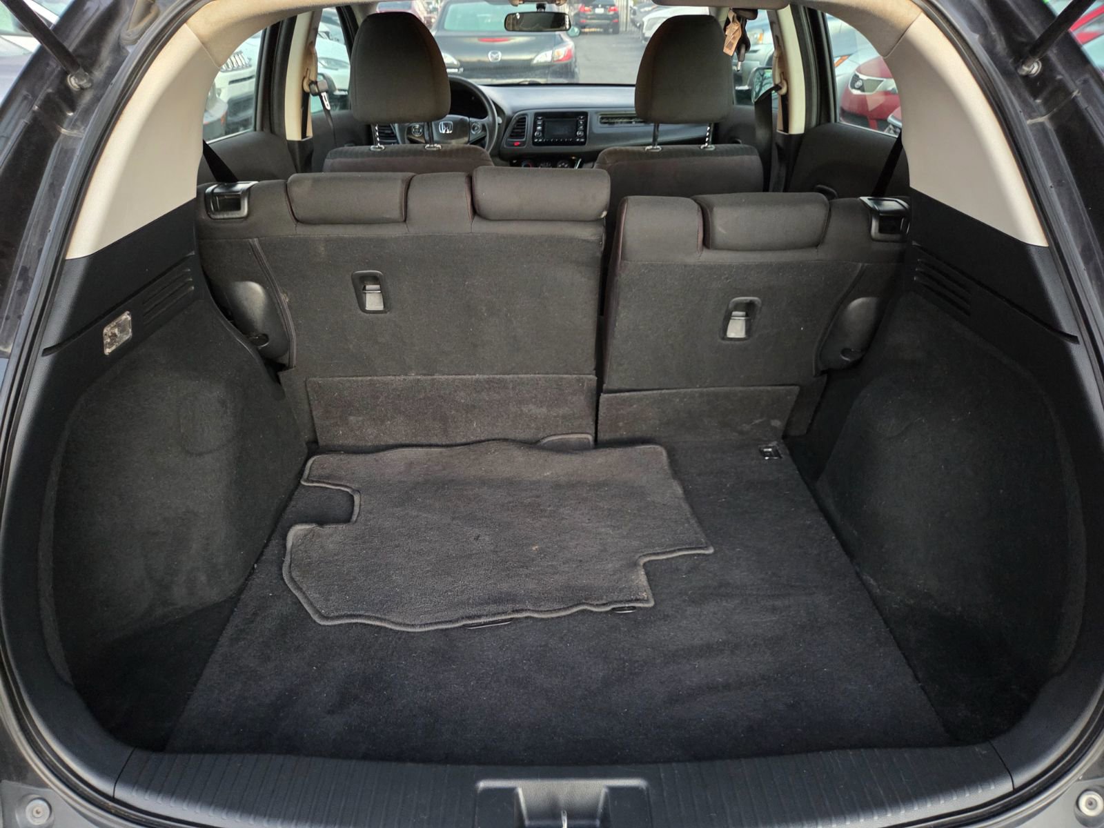Used 2018 Honda HR-V LX image 10