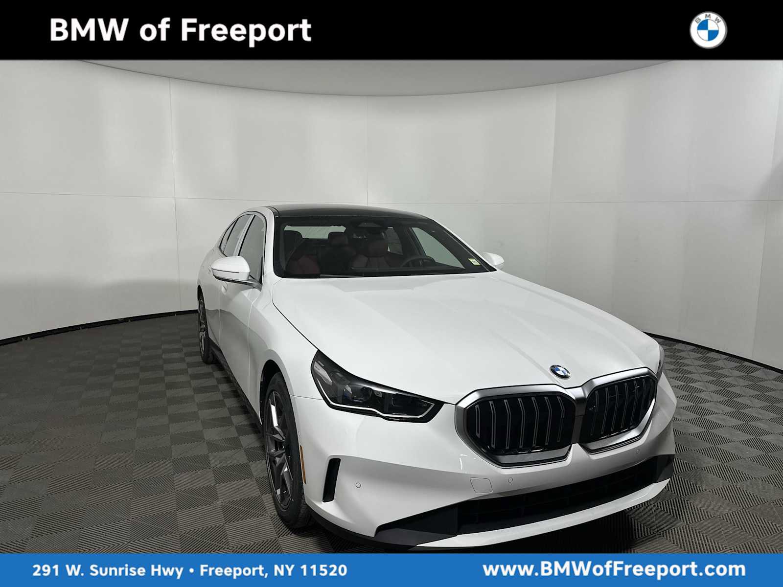 New 2026 BMW 530i xDrive w/ Premium Package