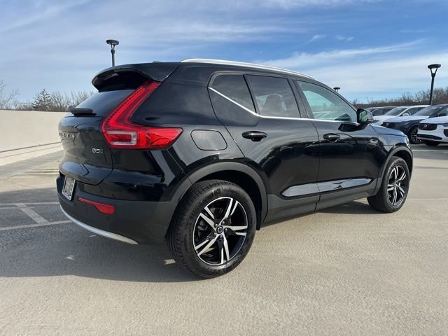 Certified 2025 Volvo XC40 B5 Core image 7