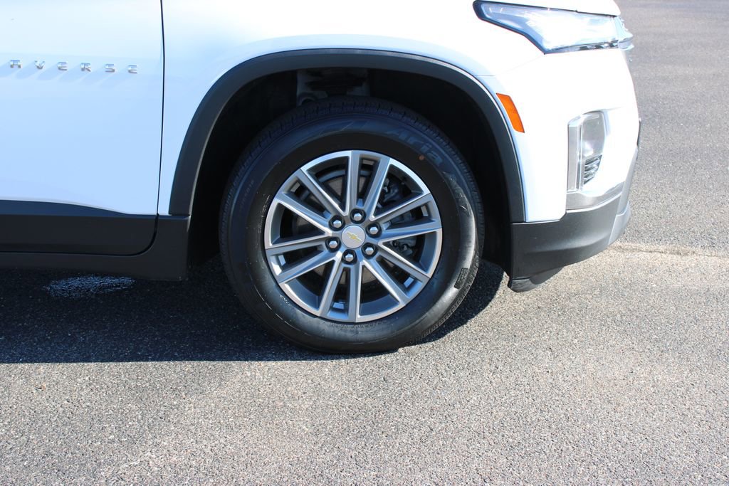 Used 2023 Chevrolet Traverse LT image 12