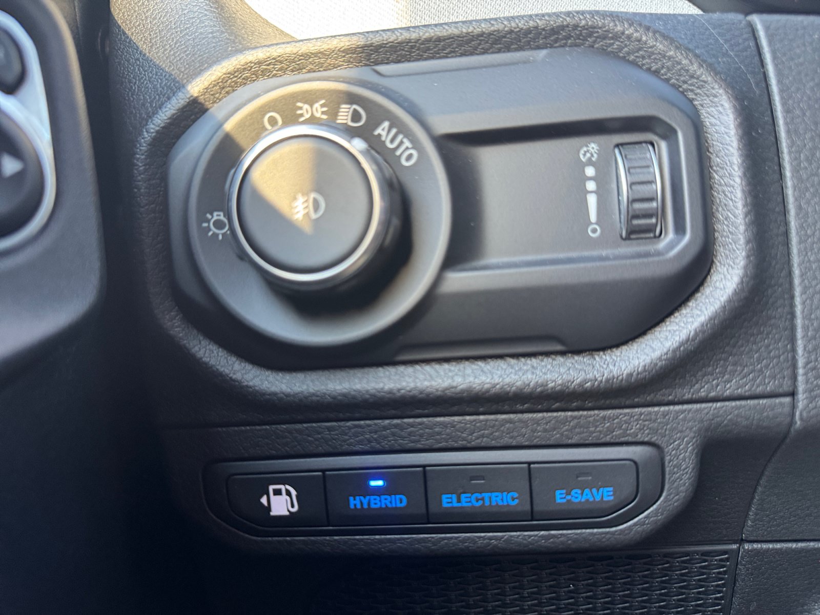 Used 2024 Jeep Wrangler Unlimited AWD/4WD image 26