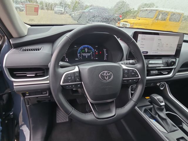 Certified 2025 Toyota Grand Highlander FWD image 17