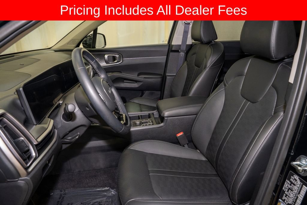 Used 2025 Kia Sorento S w/ Panoramic Sunroof Package FWD image 12