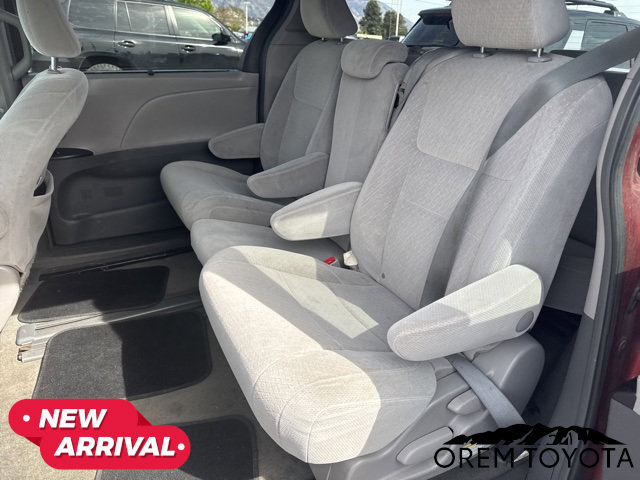 Used 2015 Toyota Sienna LE image 20
