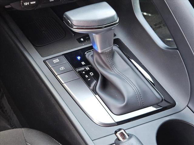 Used 2025 Hyundai Elantra Sport FWD image 17