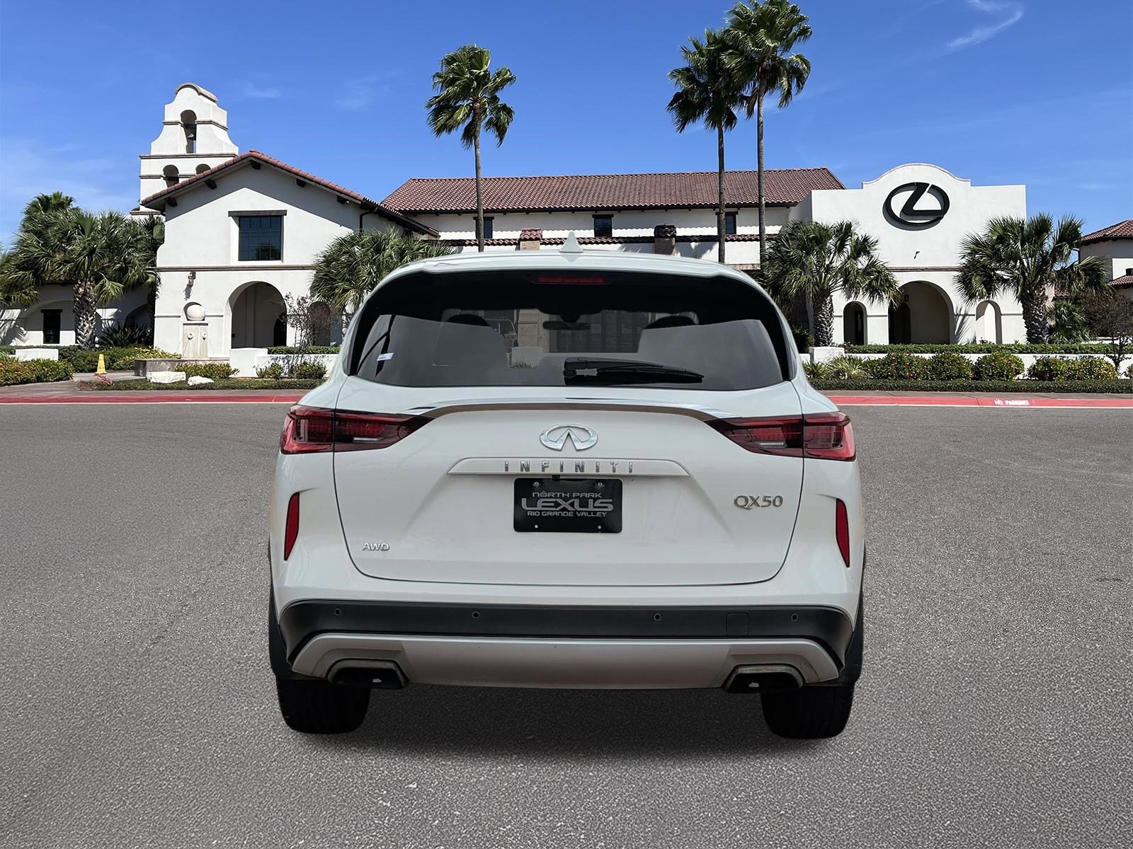 Used 2023 INFINITI QX50 Pure AWD/4WD image 3