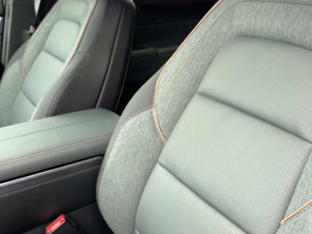 Used 2026 GMC Terrain AT4 w/ Convenience Package III AWD/4WD image 29
