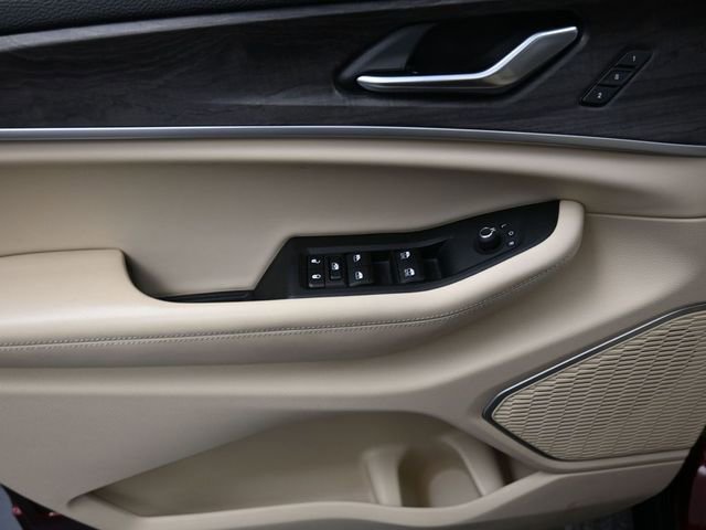 Used 2022 Jeep Grand Cherokee Limited w/ Luxury Tech Group II image 13