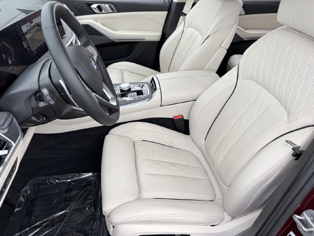 Used 2025 BMW X7 xDrive40i w/ Premium Package AWD/4WD image 21