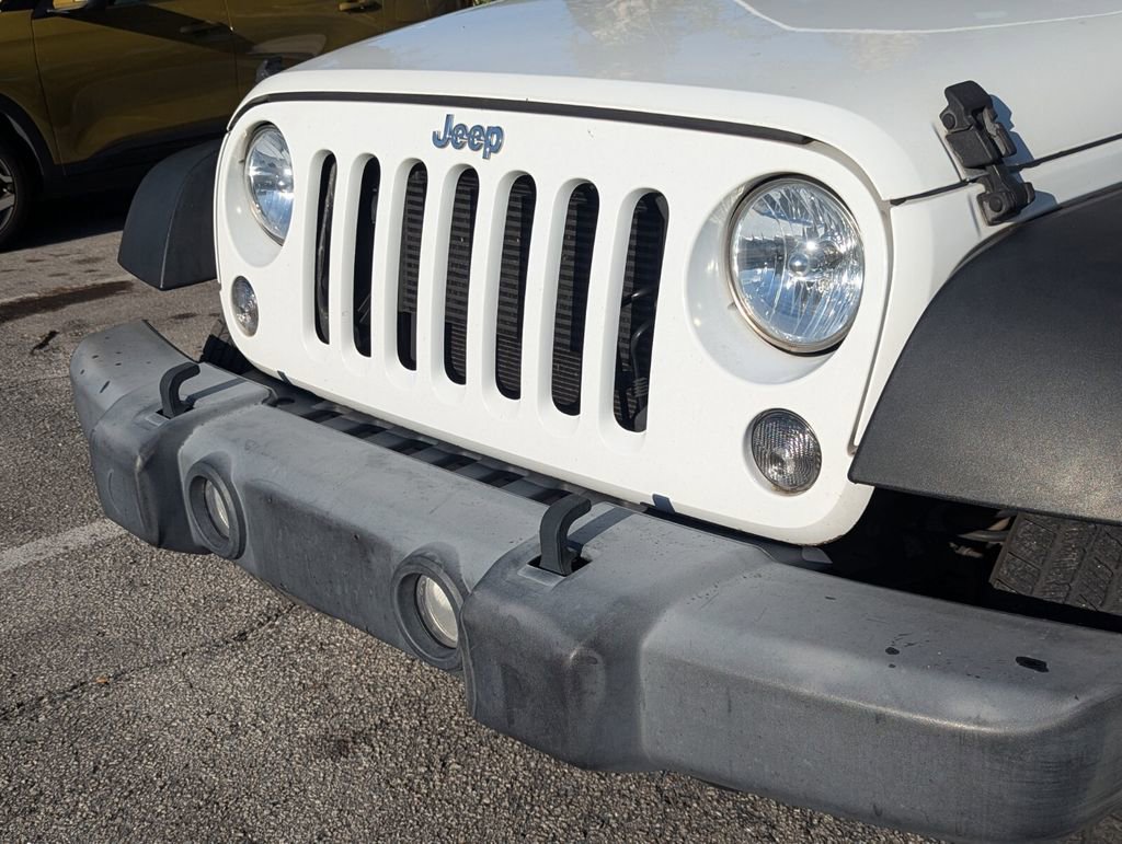 Used 2018 Jeep Wrangler Unlimited Sport S AWD/4WD image 3