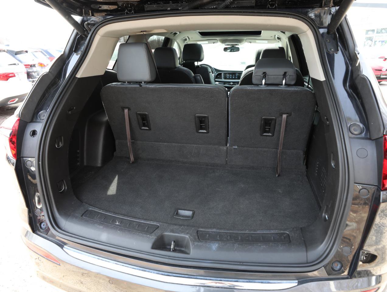 Used 2019 Buick Enclave Essence AWD/4WD image 13
