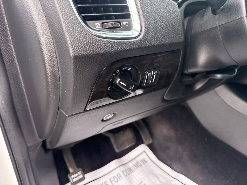 Used 2015 Dodge Durango Limited RWD image 25