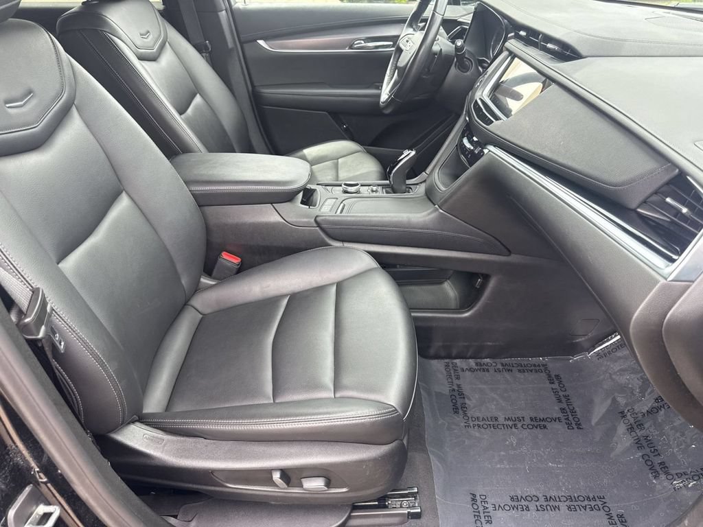 Used 2021 Cadillac XT6 Luxury w/ LPO, Floor Liner Package FWD image 32