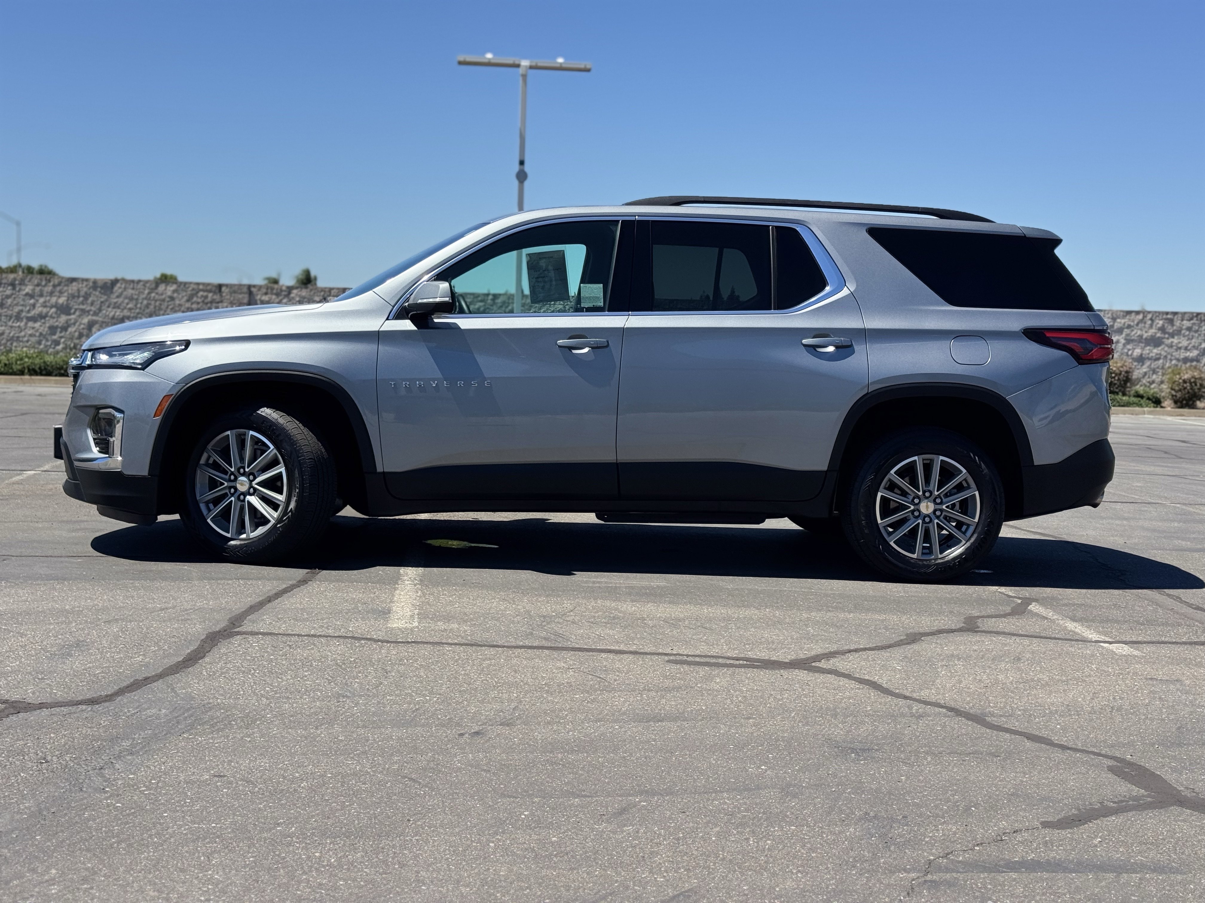 Certified 2023 Chevrolet Traverse LT w/ LPO, Cargo Package AWD/4WD image 4