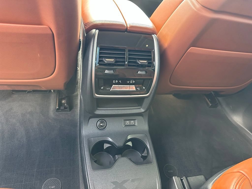 Used 2023 BMW X7 xDrive40i w/ Premium Package AWD/4WD image 38