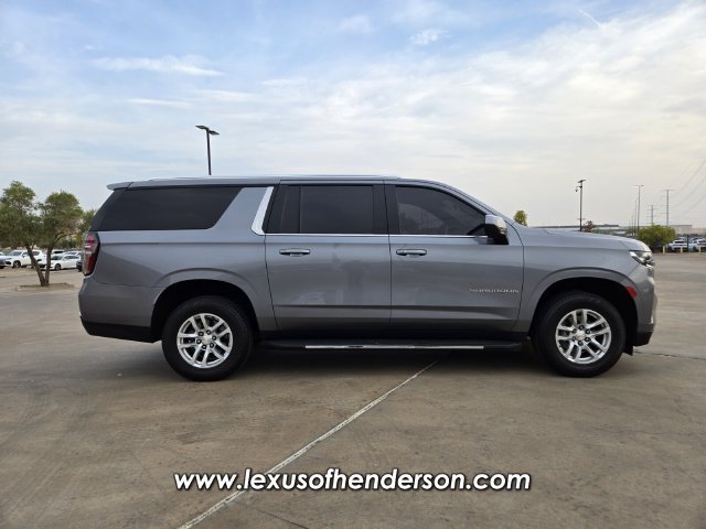 Used 2022 Chevrolet Suburban LS RWD image 7