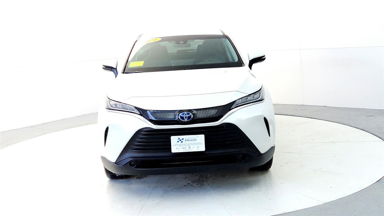 Used 2021 Toyota Venza LE w/ Carpet Mat Package (TMS) image 8