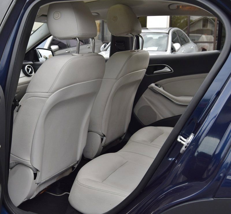 Used 2017 Mercedes-Benz GLA 250 4MATIC image 33