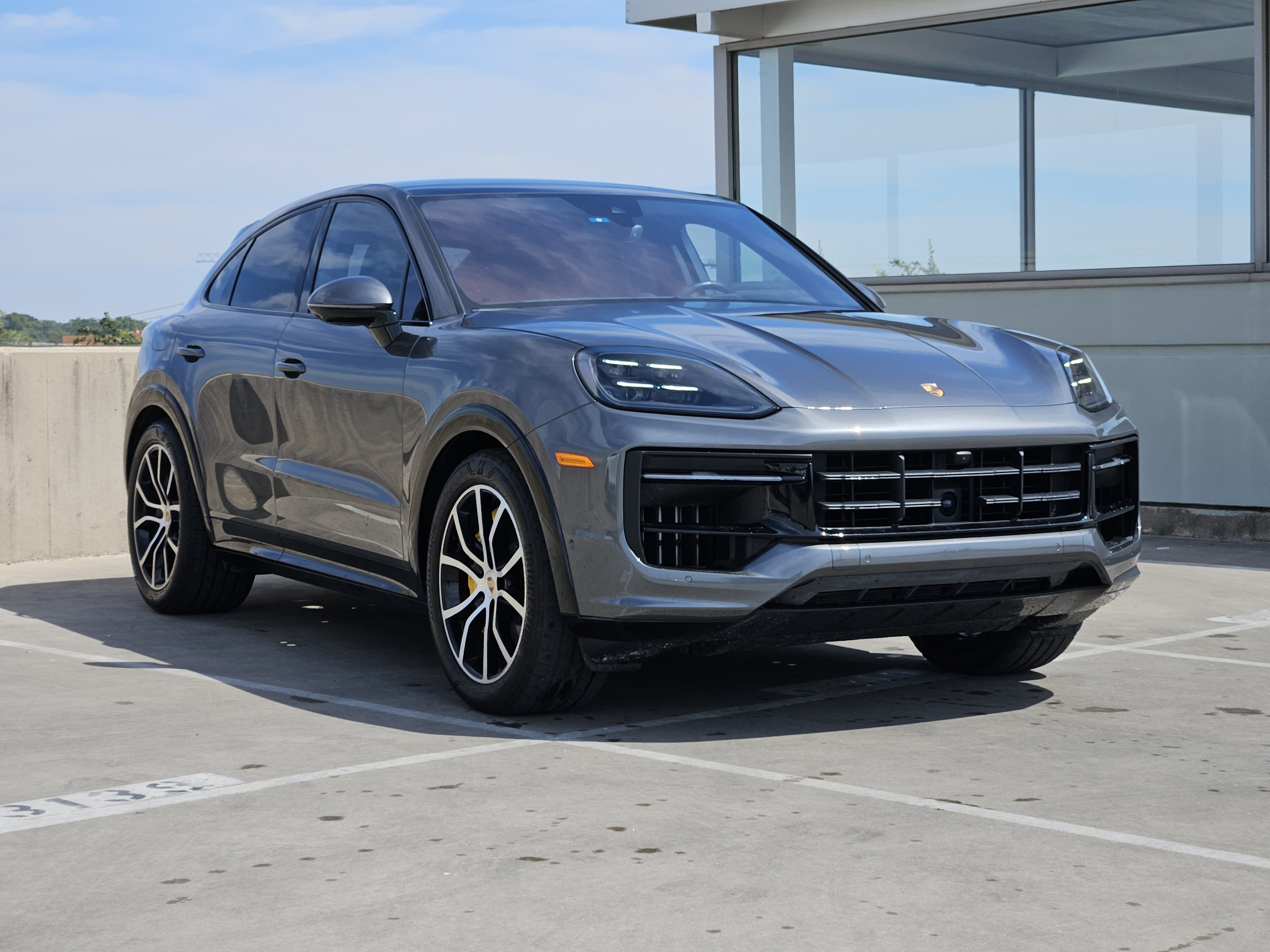 Certified 2025 Porsche Cayenne GTS AWD/4WD image 10