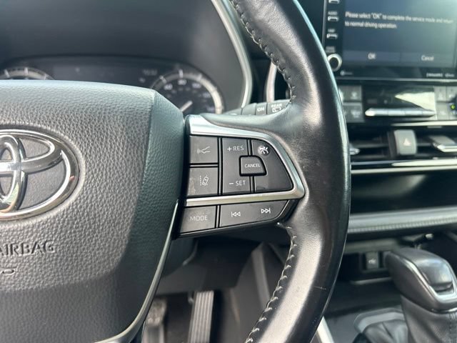 Used 2021 Toyota Highlander XLE AWD/4WD image 22