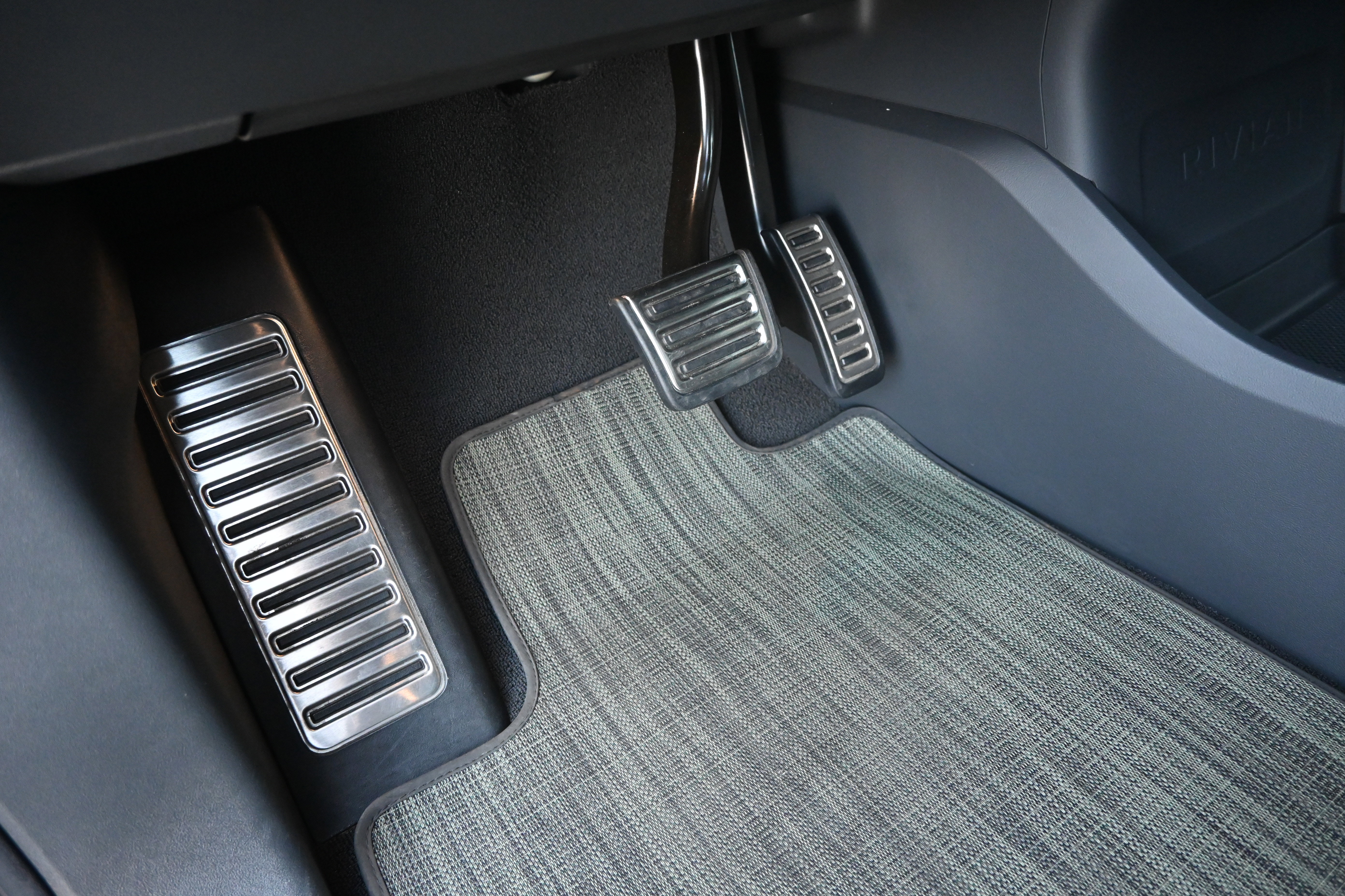 Used 2023 Rivian R1T Adventure image 49