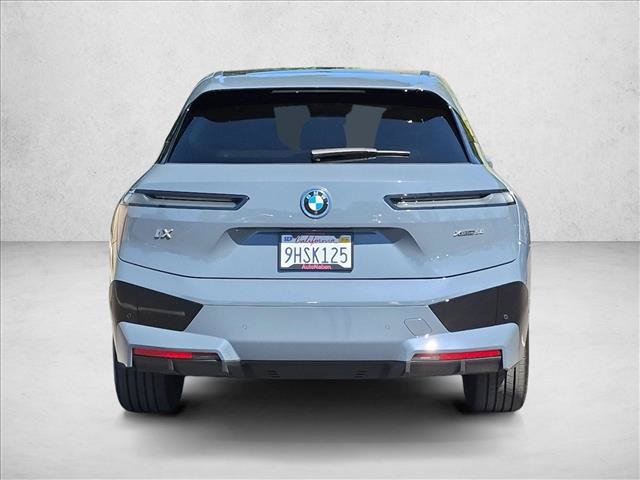 Used 2024 BMW iX xDrive50 w/ Sport Package AWD/4WD image 7