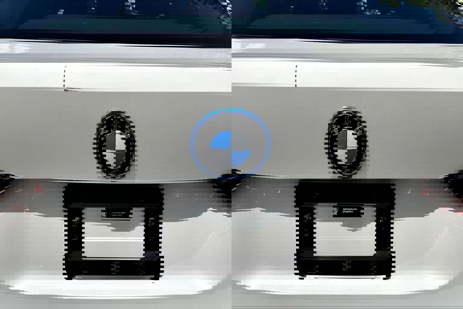 Used 2023 BMW i4 eDrive35 w/ Premium Package image 9