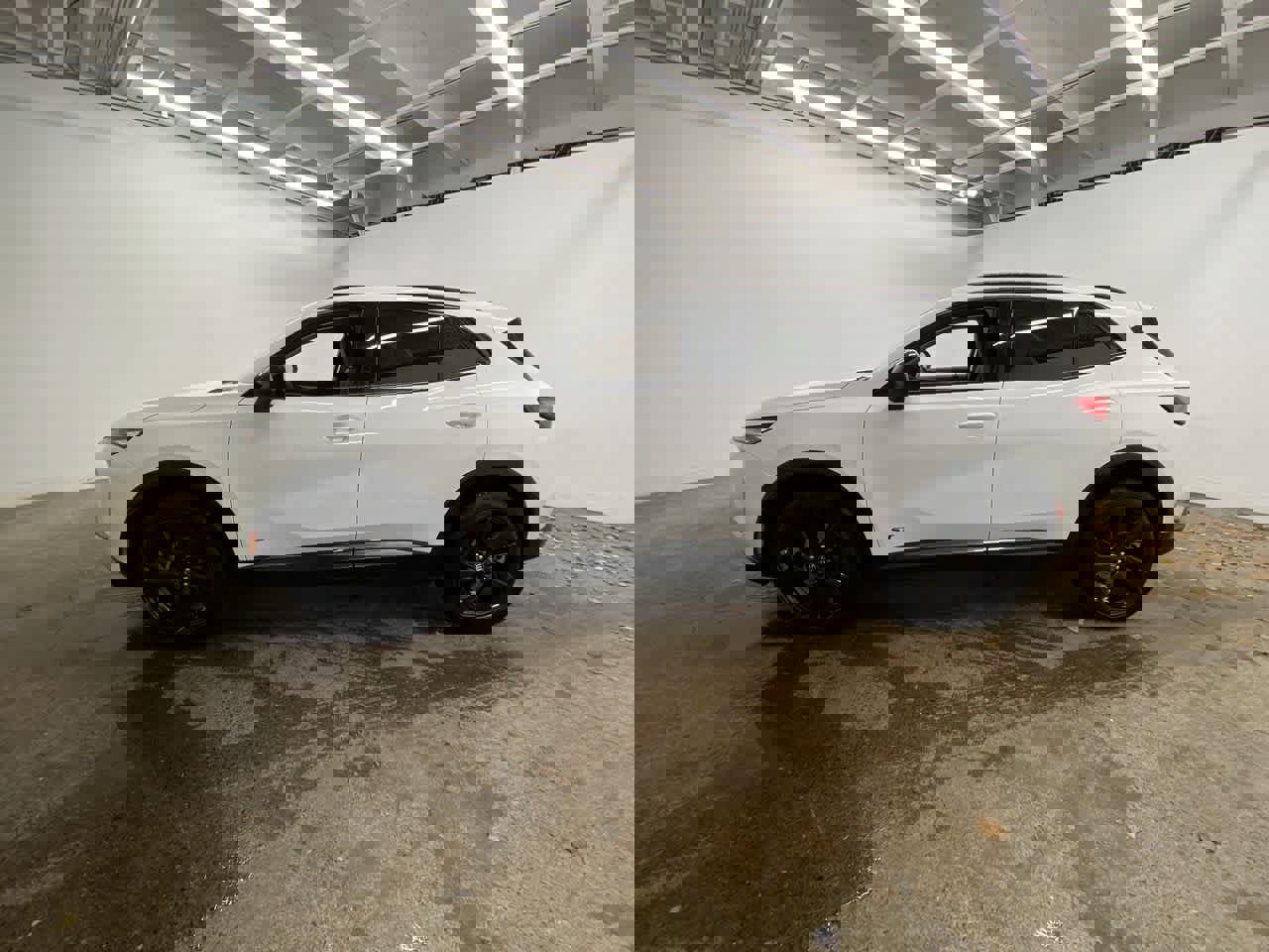 Used 2025 Buick Envision Sport Touring image 3