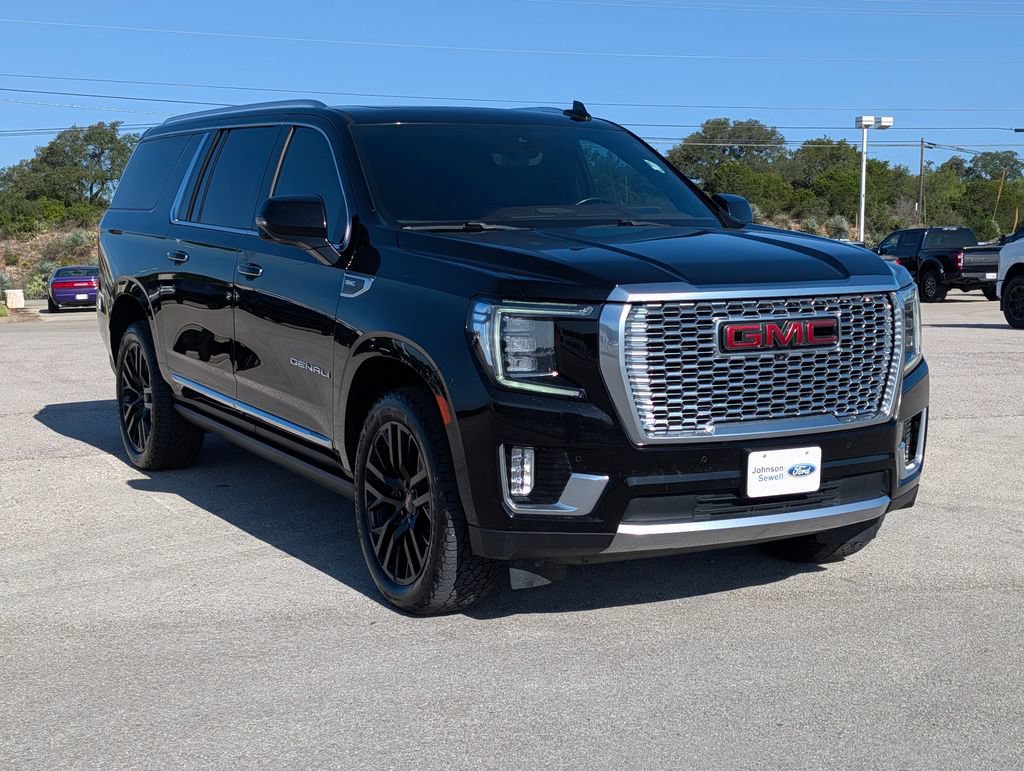 Used 2021 GMC Yukon XL Denali w/ Denali Premium Package RWD image 1