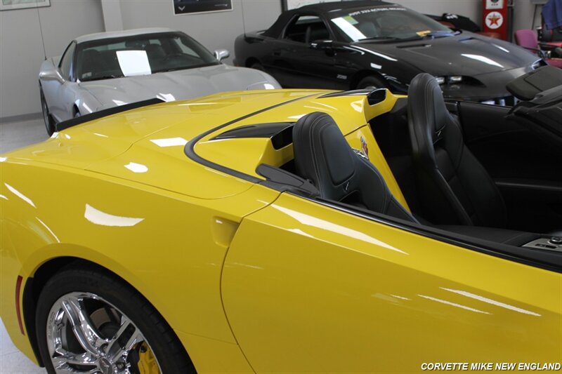 Used 2016 Chevrolet Corvette Stingray Convertible w/ 2LT Preferred Equipment Group RWD image 20