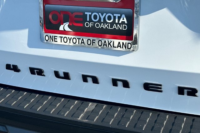 Certified 2025 Toyota 4Runner SR5 AWD/4WD image 34