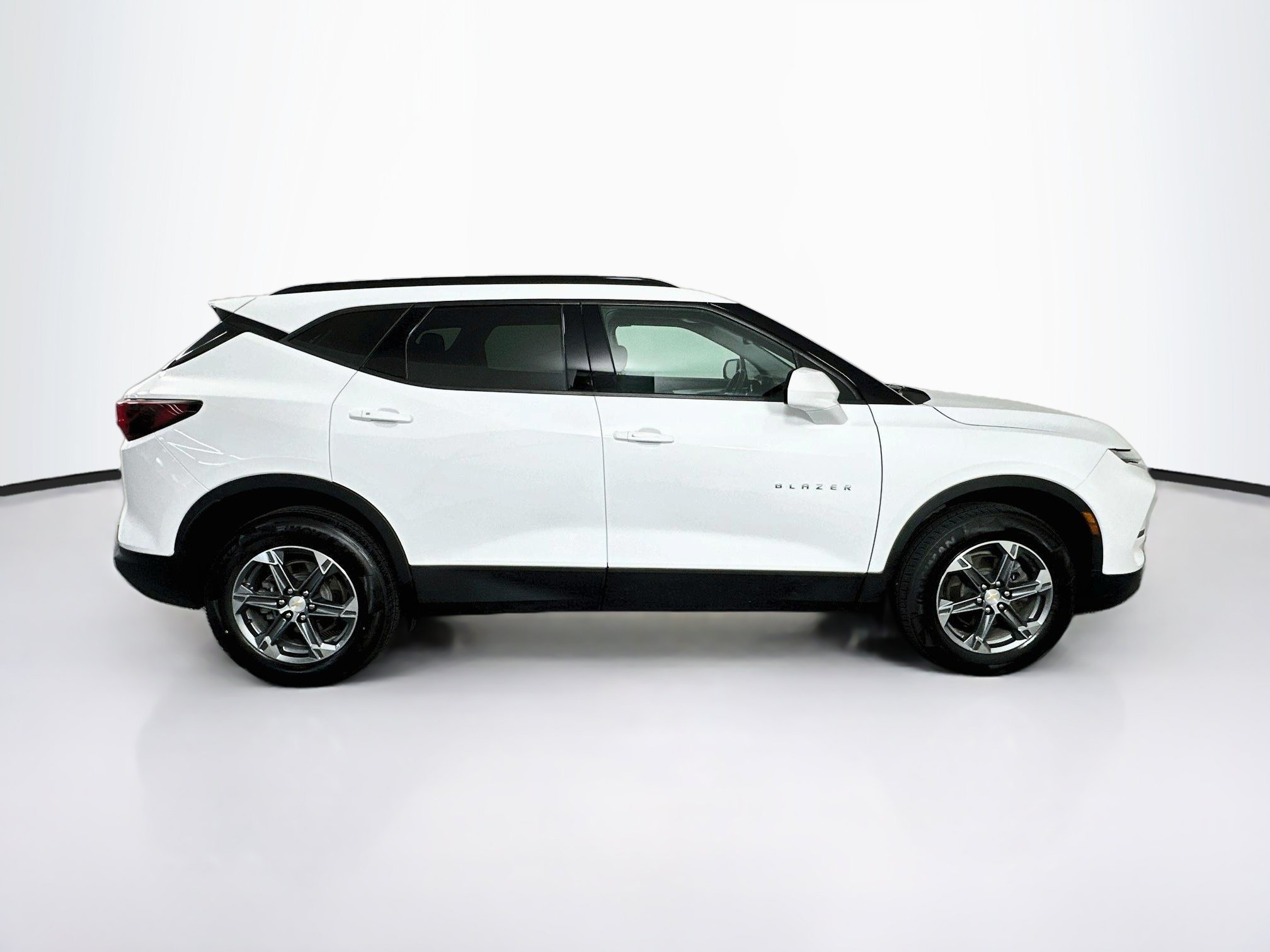 Used 2024 Chevrolet Blazer LT w/ Convenience Package FWD image 10