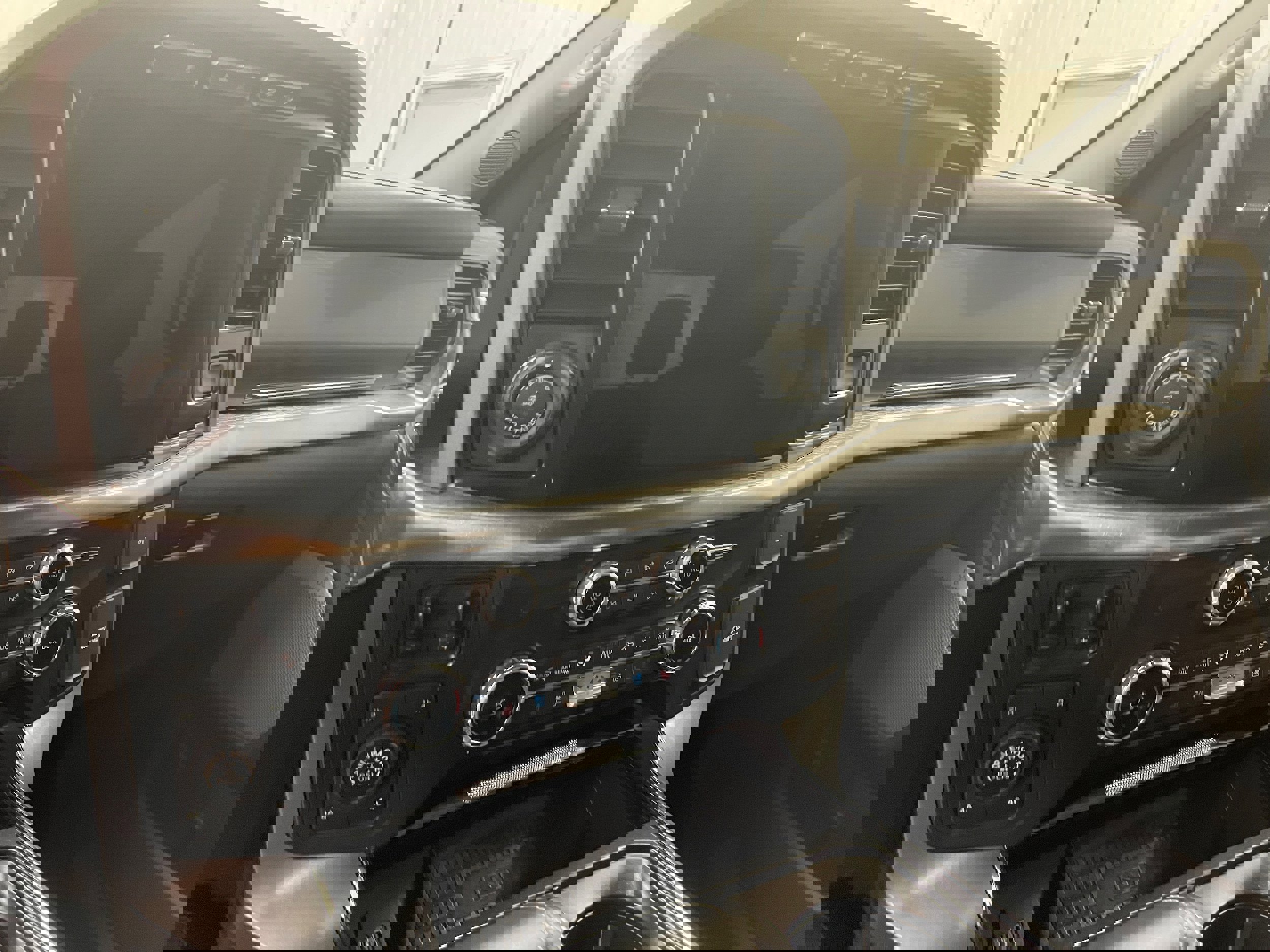 Used 2022 Ford F150 Lariat image 17