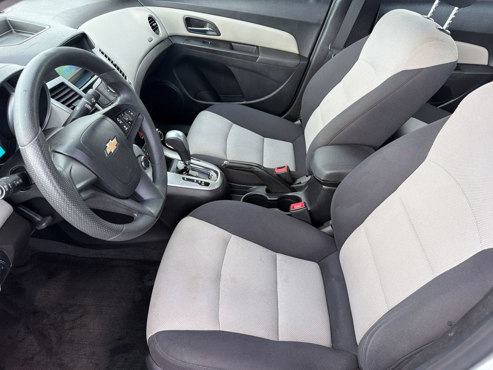 Used 2014 Chevrolet Cruze LS FWD image 5