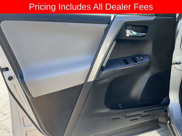 Used 2017 Toyota RAV4 XLE AWD/4WD image 19