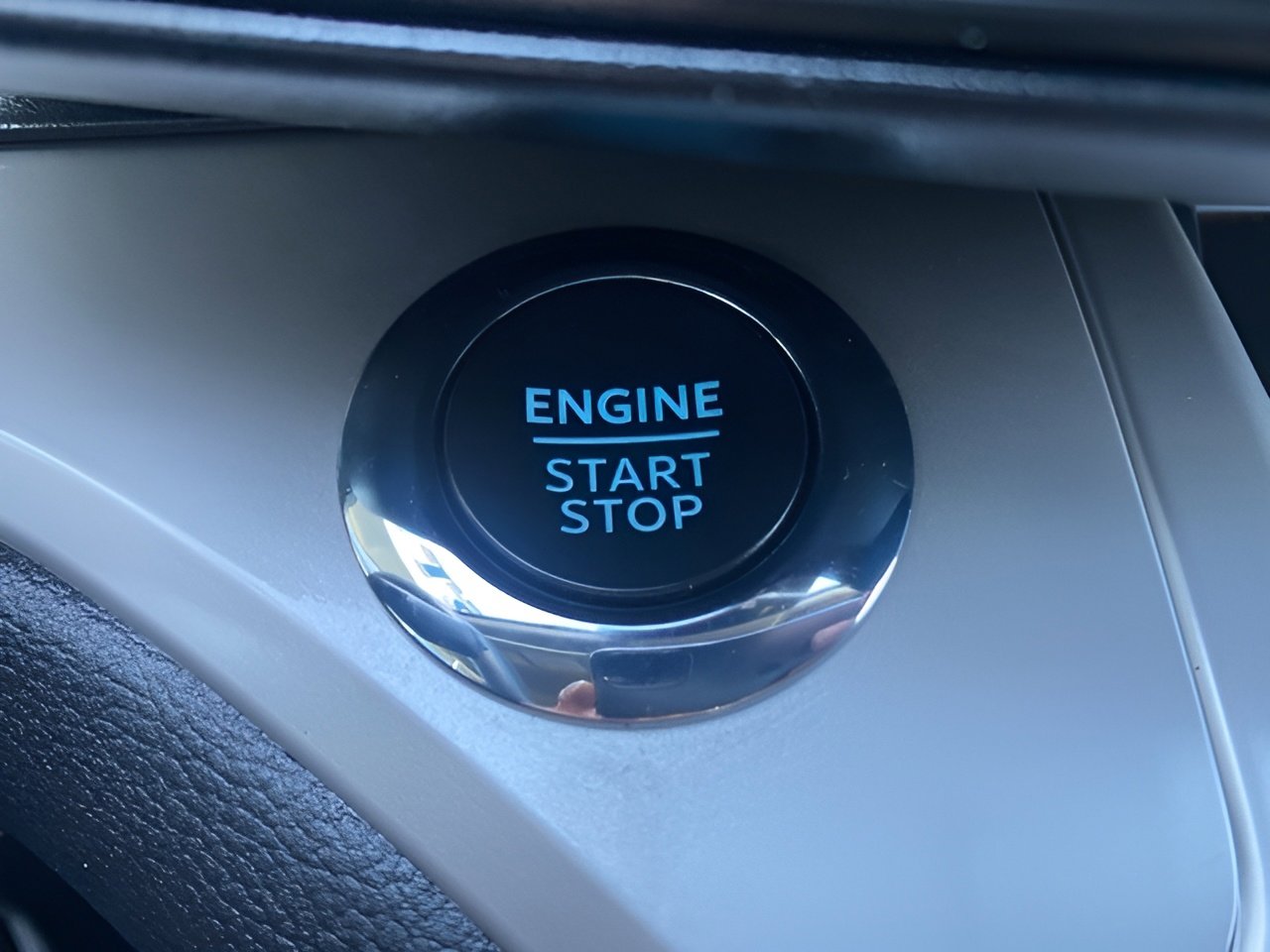 Used 2022 Ford Explorer XLT image 51